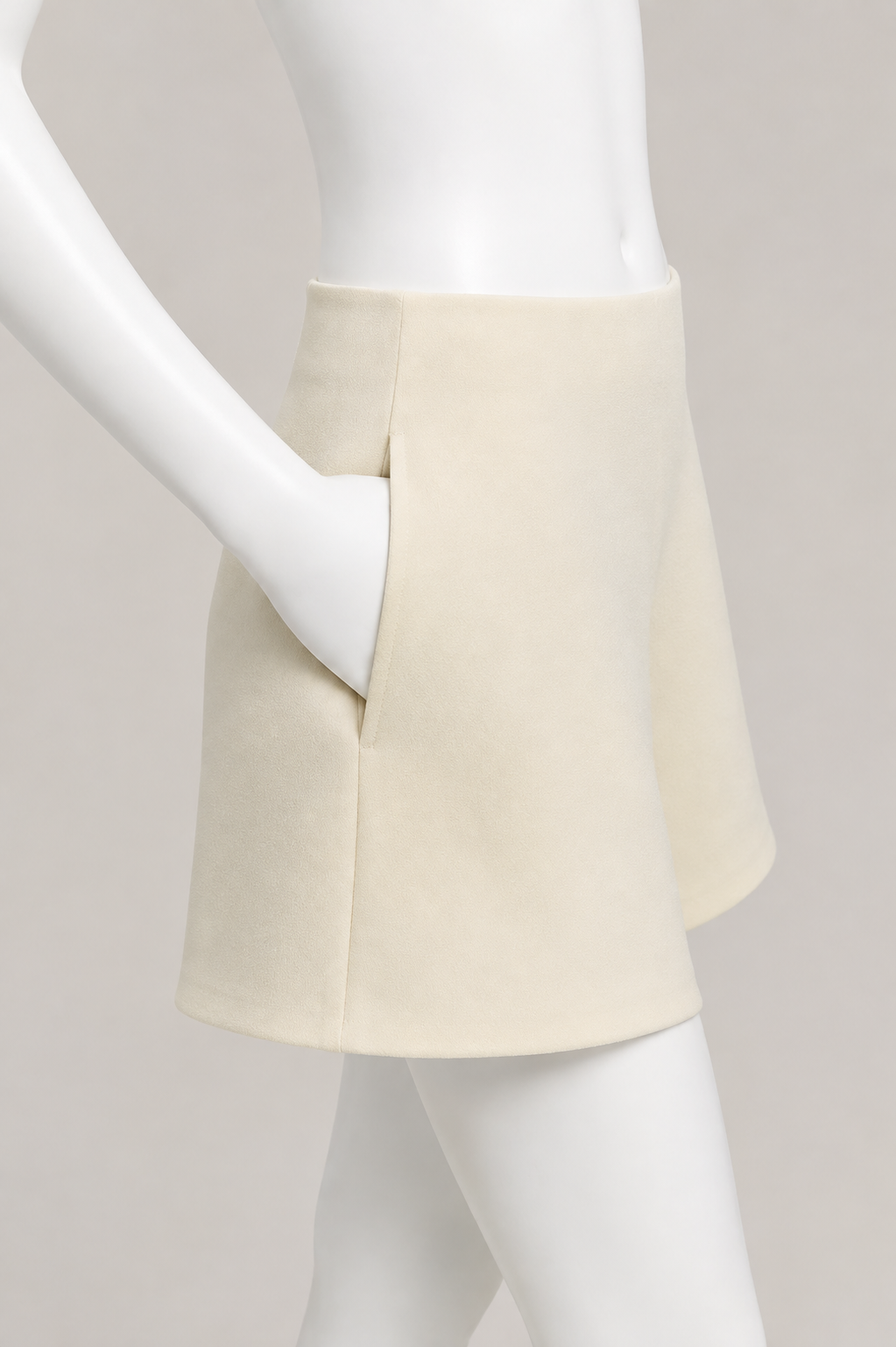 A semi-fitted short